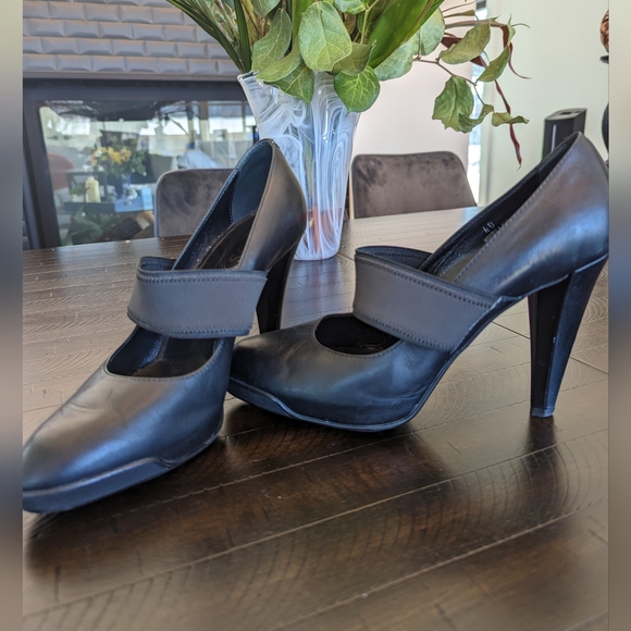 Tods Black Strap Platform Heel s: EU 40 US 10 - Picture 12 of 16